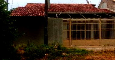 Casa padrão 2 quartos 2 banheiros 2 vagas 132m² construída