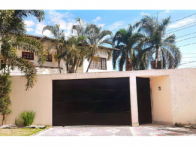 Sobrado Residencial com 221m² de Área Construída em Goiânia