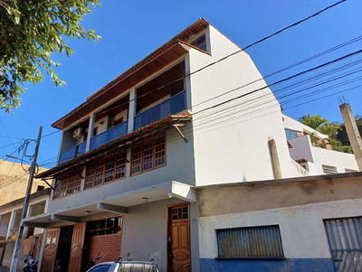 Terreno com galpão, mezaninos, apartamentos e terraço, 200m²