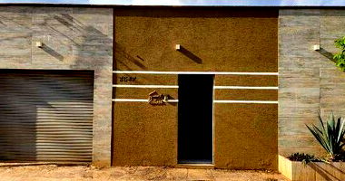 Casa padrão com 2 quartos, 2 banheiros, 1 vaga, 210m² construída, ocupada