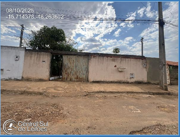 Casa com 2 Quartos em Residencial Ouro Ville