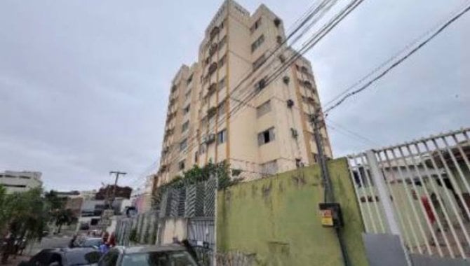 Apartamento com 3 quartos, 2 banheiros e 1 vaga de garagem