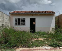 Casa com 2 quartos, 1 banheiro, vaga de garagem e 46,3m² privativos