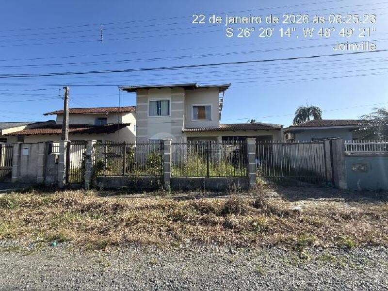 Casa com 213,87 m², 1 vaga, em Joinville/SC