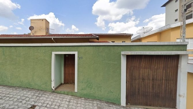 Casa residencial com 334 m², terreno 597 m², 9ª Vara Cível