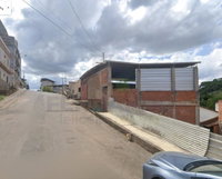 Casa com 4 cômodos e terreno de 205,38m², desocupada