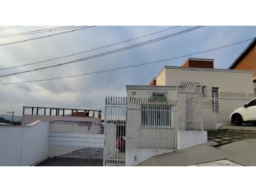 Casa com 1 vaga, 64,77m² construídos, ocupada