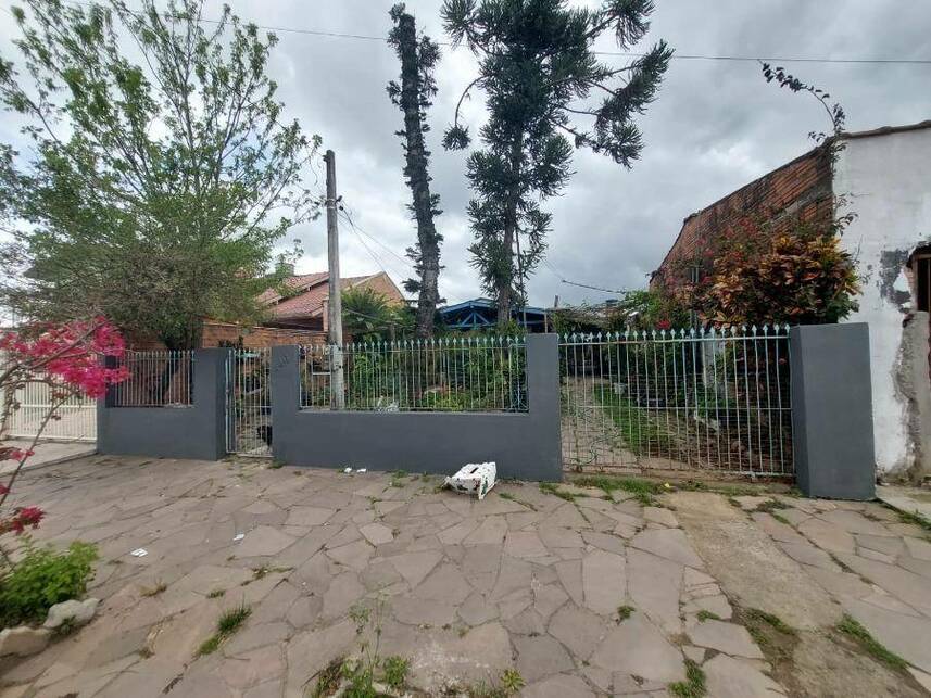 Casa padrão ocupada com 116m² construída e 300m² terreno