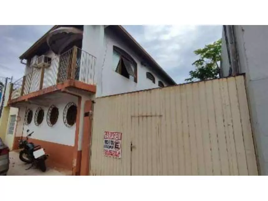 Casa com 235m² construídos, ocupada, 160m² de terreno