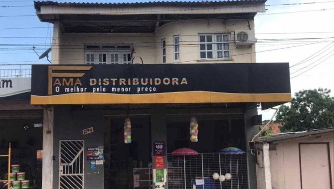 Loja Comercial com 168 m² em Itacoatiara - AM