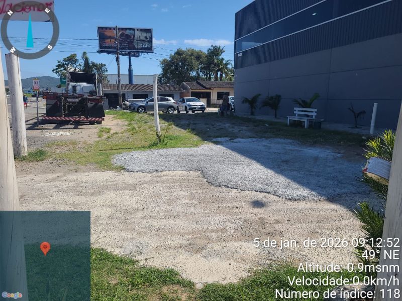 Terreno sem benfeitorias com 336m² de área