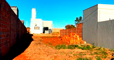 Terreno e Casa em Cândido Mota - Oportunidade Única