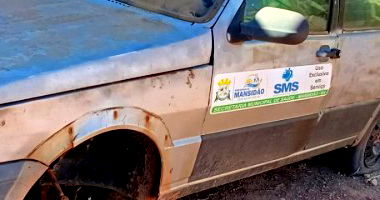 FIAT/UNO 2011/2011 - Sem rodas, parou rodando