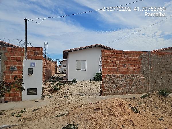 Casa com 2 Quartos, 45m², Vaga Garagem, Terreno 200m²