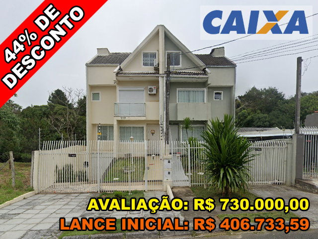 Casa com 3 Quartos e 2 Vagas em Curitiba