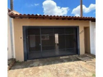 Casa Ocupada em Bauru SP com 66m² de Área Construída