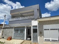 Casa com 6 quartos e 4 banheiros em Ipira/BA - Ocupada