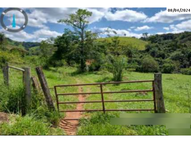 Fazenda Tiroleza com 149,15 hectares e casa sede