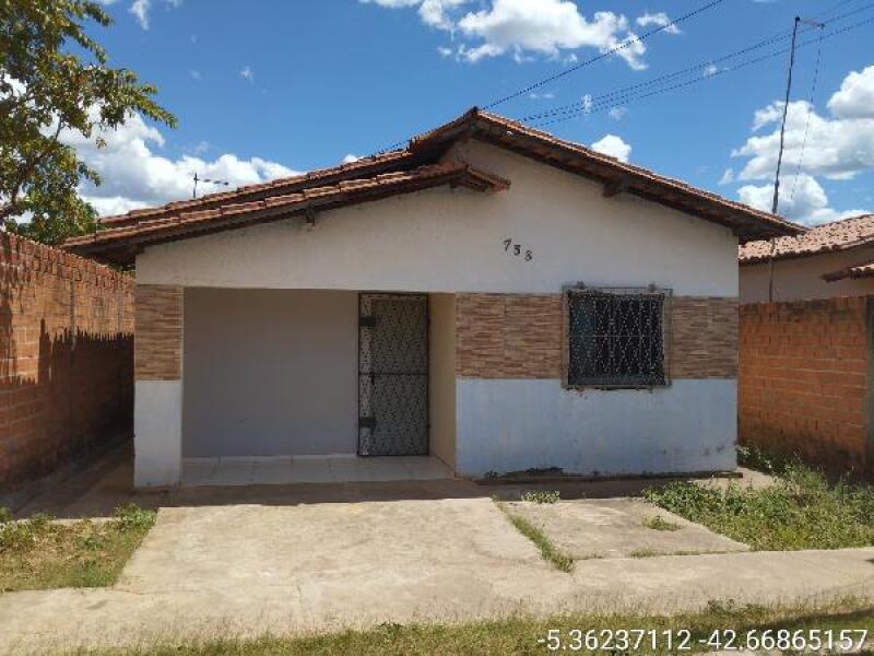Casa em Demerval Lobão/PI com 56m² de área construída