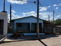Casa com 260m² em condomínio, 3 quartos, desocupada