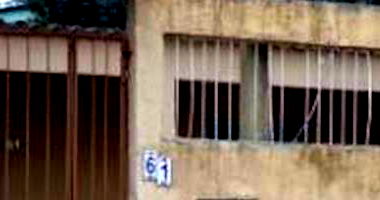 Casa padrão com 3 quartos, 2 banheiros, 1 vaga, 156m² construída, ocupada