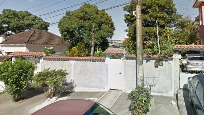 Casa ocupada de 100 m² em terreno de 525 m²