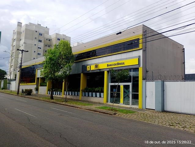 Prédio Comercial em Curitiba com locação simultânea ao Banco do Brasil