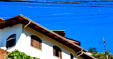 Casa com 2 quartos, 2 banheiros, garagem e 120m² habitáveis