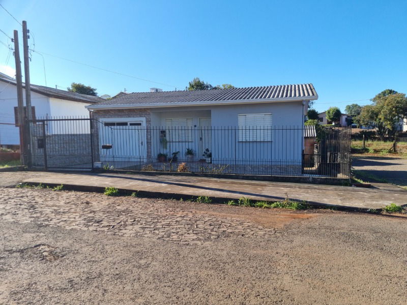 Lote Urbano com casa e galpão, 360m²