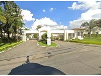 Casa com 3 dormitórios e 4 vagas em Tamboré