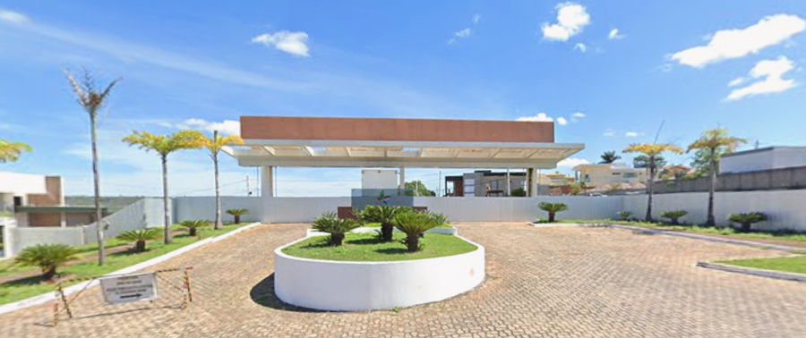 Lote com Casa em Construção em Brasília - 808,90m²