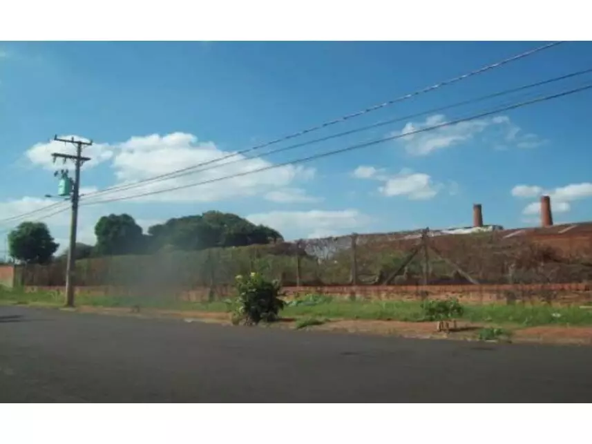Terreno em leilão com 561m² em Ourinhos/SP