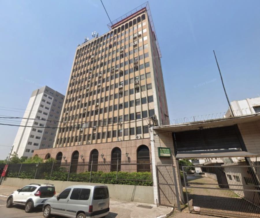 Sala comercial com 43,30m² útil, 1 vaga, desocupada