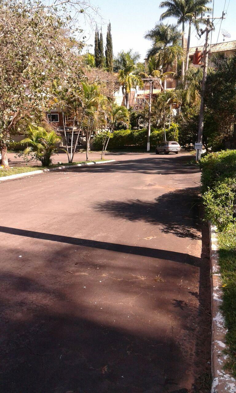 Lote de terreno com 451m² no Mirante do Lago, desocupado