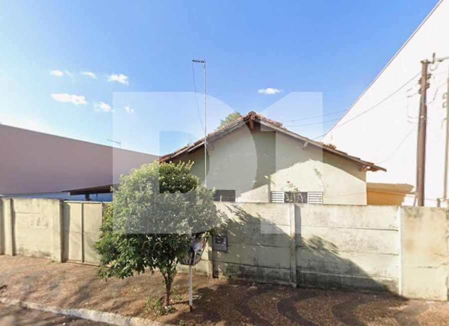 Casa Ocupada com 156m² de Terreno em Leme/SP
