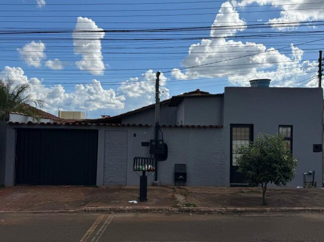 Terreno Urbano com Benfeitorias em Jataí-GO