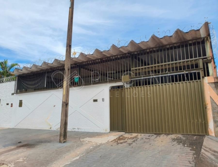 Casa Residencial com 3 Quartos e 323,98m² em Goiânia