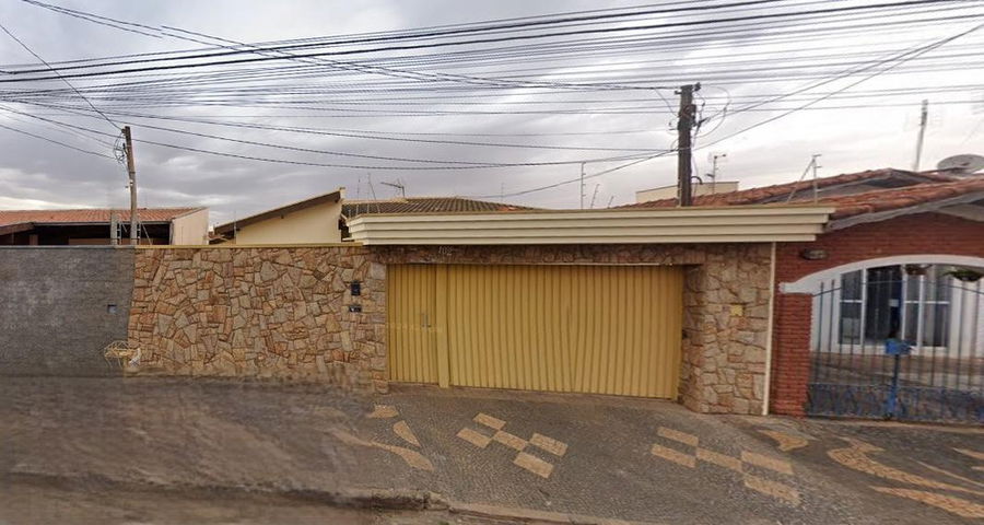Casa 3 quartos 2 banheiros 250m² construída - Ocupada