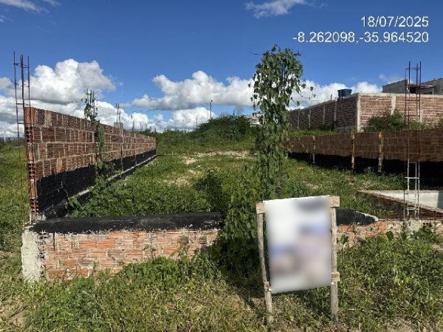 Terreno de 160m² com potencial para construção