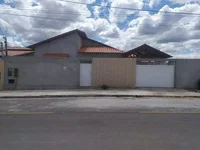 Casa com 1 vaga de garagem, 400m² de terreno e 226m² construídos