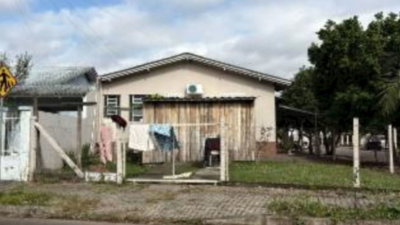 Casa em Morsch com 142m² de área construída, 2 quartos e 1 banheiro, ocupada