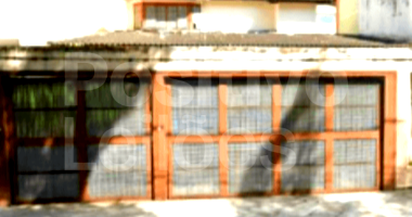 Casa com terreno de 300m² e 198,83m² construída, desocupada