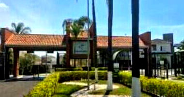 Casa em condomínio com 3 quartos, 290m², ocupada