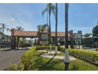 Casa em condomínio com 3 quartos, 290m², ocupada