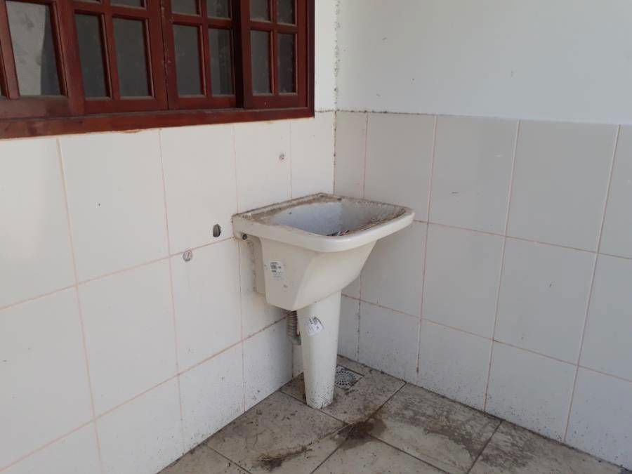 Casa padrão com 1 vaga de garagem, 90m² construída, ocupada