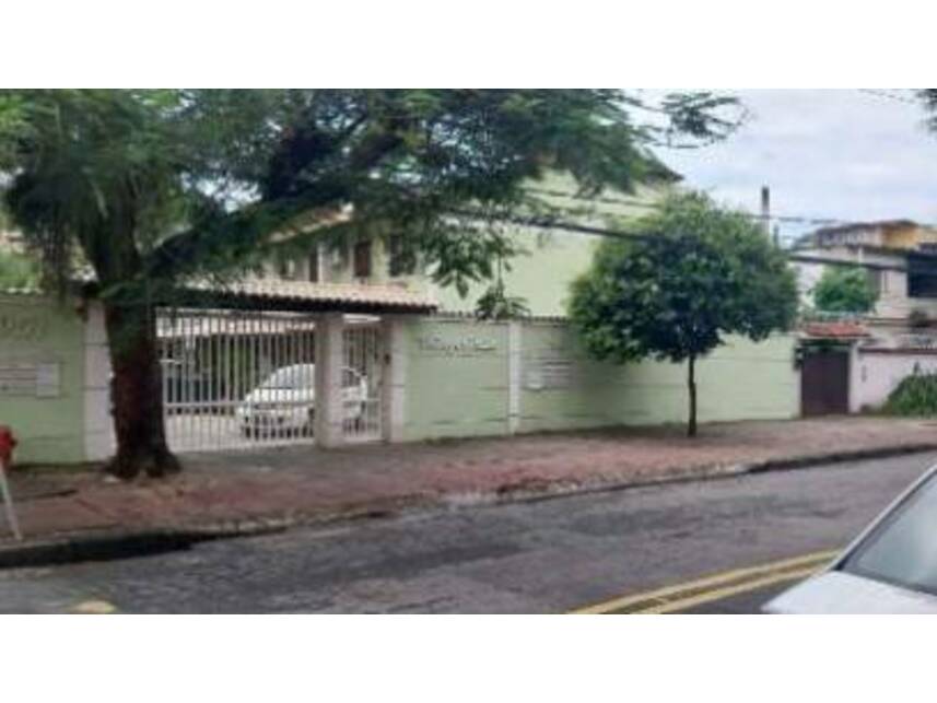 Apartamento com 86m² em Leilão
