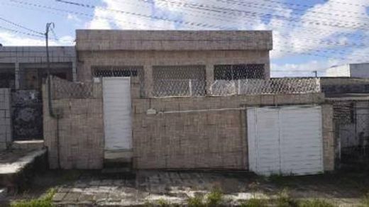 Casa em Paulista com 3 quartos e 1 vaga