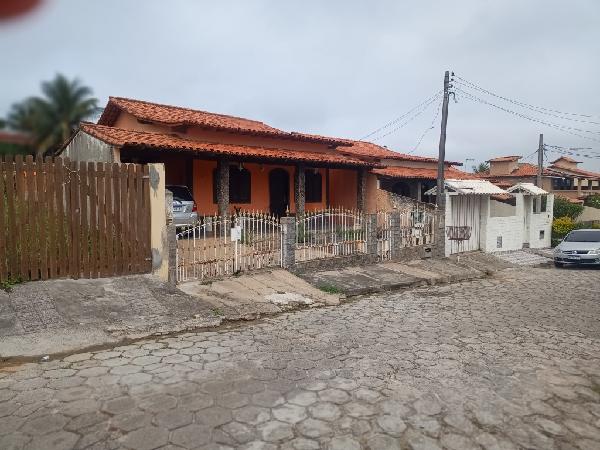 Casa com 2 Quartos e 2 Vagas em São Pedro da Aldeia
