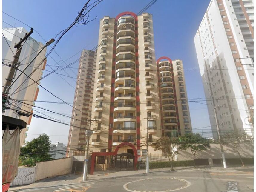 Apartamento em Leilão com 2 Vagas e 80m² Úteis