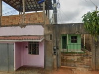 Casa com 4 quartos, 2 banheiros e 1 vaga de garagem